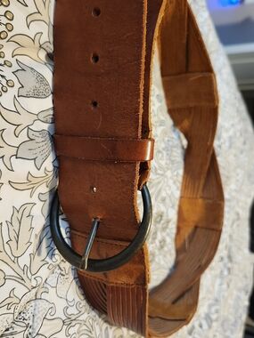 Vintage Women's Hollister Tan Leather Belt with Round Buckle